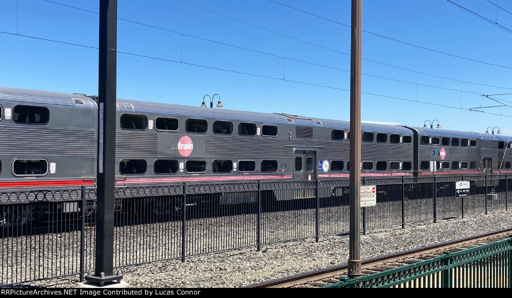 Caltrain 3864